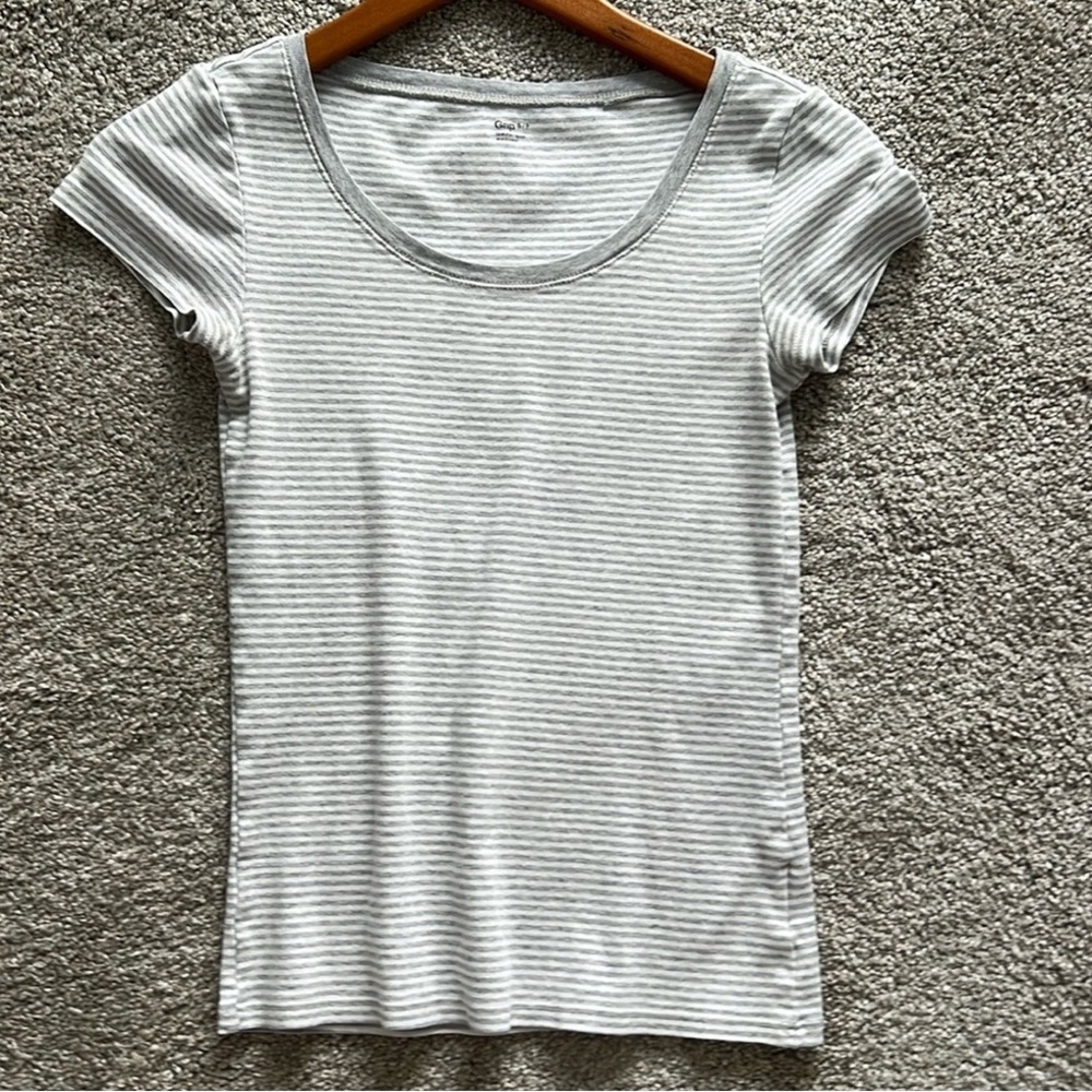 GAP Light Gray Striped Short Sleeve Tee